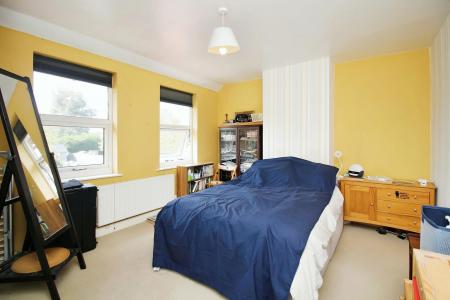3 bedroom Semi-detached house for sale in Sandford Road, Syston, LE7
