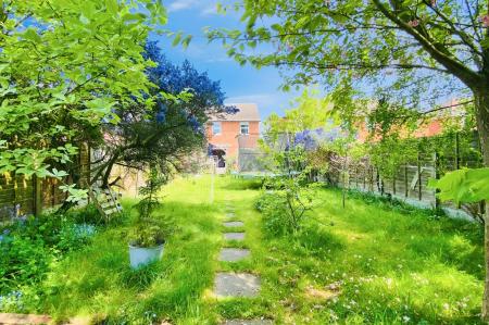 3 bedroom Semi-detached house for sale in Sandford Road, Syston, LE7