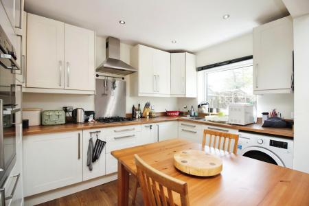 3 bedroom Semi-detached house for sale in Sandford Road, Syston, LE7