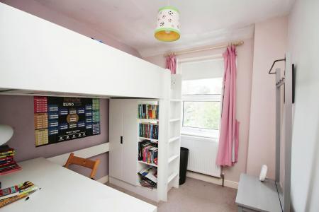 3 bedroom Semi-detached house for sale in Sandford Road, Syston, LE7