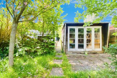 3 bedroom Semi-detached house for sale in Sandford Road, Syston, LE7