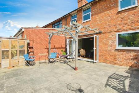 3 bedroom Semi-detached house for sale in Sandford Road, Syston, LE7