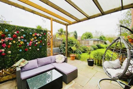 3 bedroom Terraced House for sale in Sandford Road, Syston, LE7