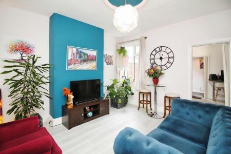 3 bedroom Terraced House for sale in Sandford Road, Syston, LE7