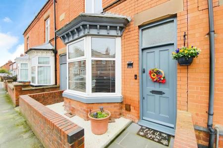 3 bedroom Terraced House for sale in Sandford Road, Syston, LE7
