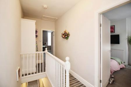 3 bedroom Terraced House for sale in Sandford Road, Syston, LE7