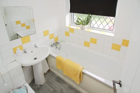 3 bedroom Semi-detached house for sale in Sandiacre Drive, Thurmaston, LE4