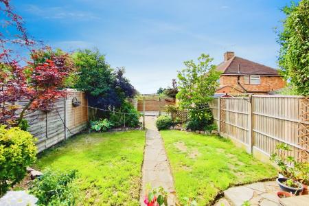 3 bedroom Semi-detached house for sale in Sandiacre Drive, Thurmaston, LE4