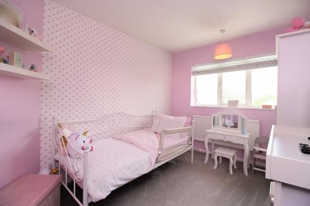 3 bedroom Semi-detached house for sale in Sandiacre Drive, Thurmaston, LE4