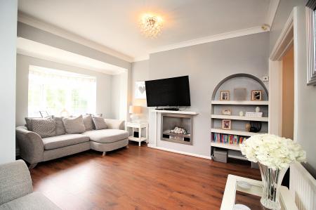 3 bedroom Semi-detached house for sale in Sandiacre Drive, Thurmaston, LE4