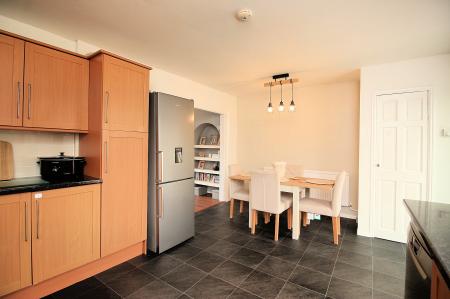 3 bedroom Semi-detached house for sale in Sandiacre Drive, Thurmaston, LE4