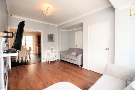 3 bedroom Semi-detached house for sale in Sandiacre Drive, Thurmaston, LE4