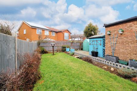 3 bedroom Semi-detached house for sale in Sedgefield Drive, Syston, LE7