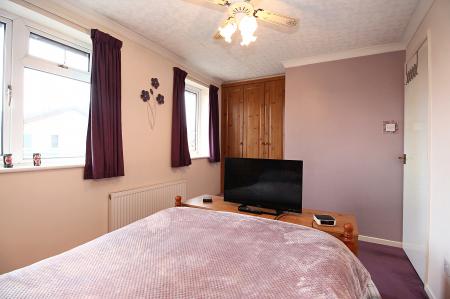 3 bedroom Semi-detached house for sale in Sedgefield Drive, Syston, LE7