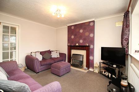 3 bedroom Semi-detached house for sale in Sedgefield Drive, Syston, LE7