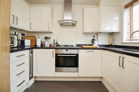2 bedroom Semi-detached house for sale in Sedgefield Drive, Syston, LE7