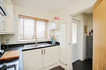 2 bedroom Semi-detached house for sale in Sedgefield Drive, Syston, LE7