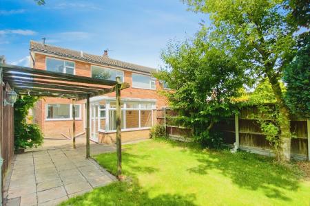 3 bedroom Semi-detached house for sale in Squirrels Corner, East Goscote, LE7