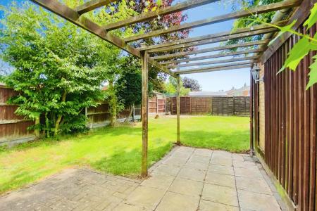 3 bedroom Semi-detached house for sale in Squirrels Corner, East Goscote, LE7