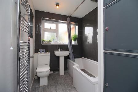 4 bedroom Semi-detached house for sale in Squirrels Corner, East Goscote, LE7