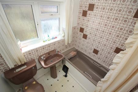 3 bedroom Semi-detached house for sale in St Johns Avenue, Syston, LE7