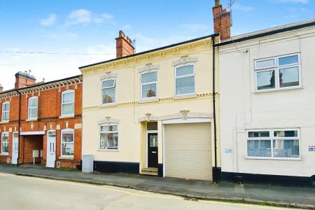 3 bedroom Terraced House for sale in St Peters Street, Syston, LE7