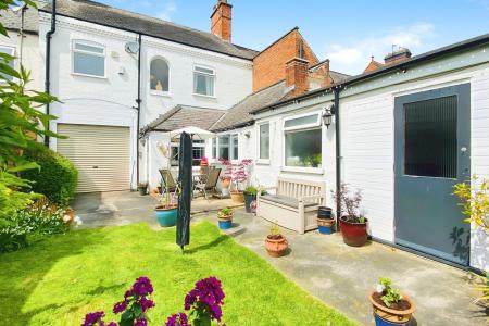 3 bedroom Terraced House for sale in St Peters Street, Syston, LE7
