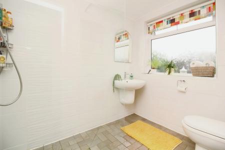 3 bedroom Terraced House for sale in St Peters Street, Syston, LE7