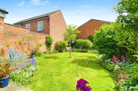 3 bedroom Terraced House for sale in St Peters Street, Syston, LE7