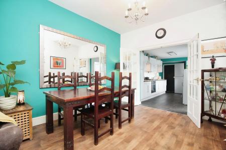 3 bedroom Terraced House for sale in St Peters Street, Syston, LE7