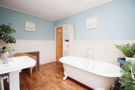 3 bedroom Terraced House for sale in St Peters Street, Syston, LE7