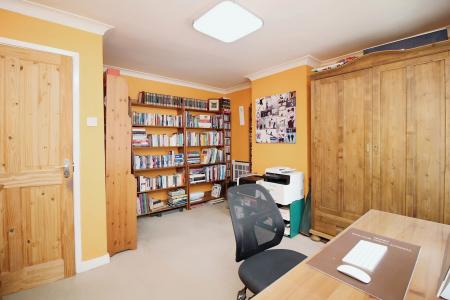 3 bedroom Terraced House for sale in St Peters Street, Syston, LE7