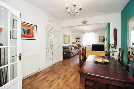 3 bedroom Terraced House for sale in St Peters Street, Syston, LE7