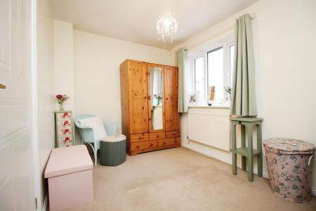 2 bedroom Semi-detached house for sale in St. Columba Way, Syston, LE7