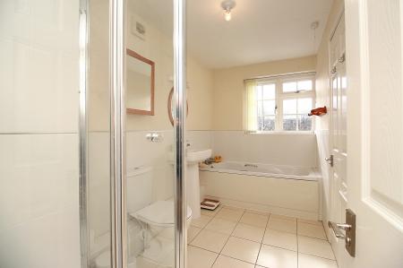 4 bedroom Detached house for sale in Syston Road, Queniborough, LE7