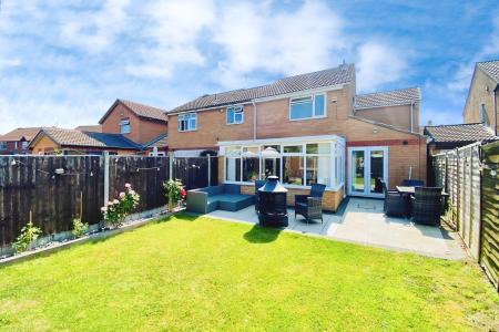 4 bedroom Semi-detached house for sale in Teal Way, Syston, LE7
