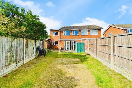 5 bedroom Semi-detached house for sale in The Meadows, East Goscote, LE7