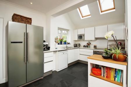 4 bedroom Detached house for sale in The Meadway, Syston, LE7