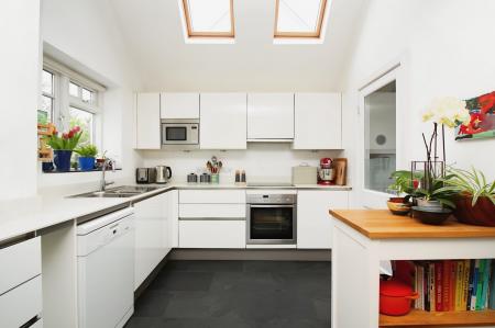 4 bedroom Detached house for sale in The Meadway, Syston, LE7