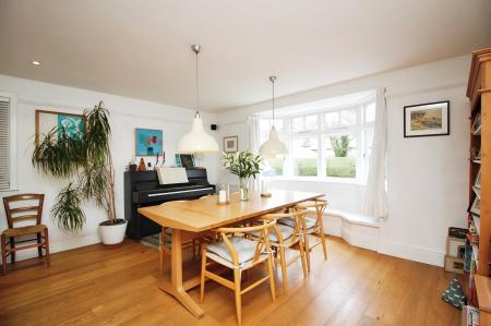 4 bedroom Detached house for sale in The Meadway, Syston, LE7