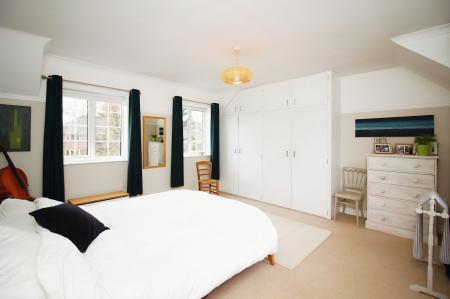 4 bedroom Detached house for sale in The Meadway, Syston, LE7