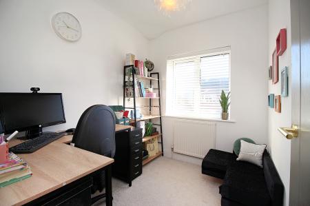 3 bedroom Semi-detached house for sale in The Ringway, Queniborough, LE7