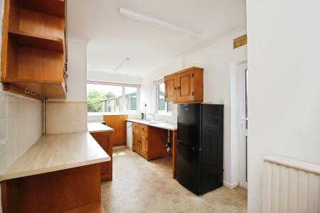 4 bedroom Semi-detached house for sale in Extended Family Home - The Ringway, Queniborough, LE7