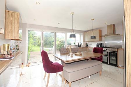 3 bedroom Semi-detached house for sale in The Roundway, Thurmaston, LE4