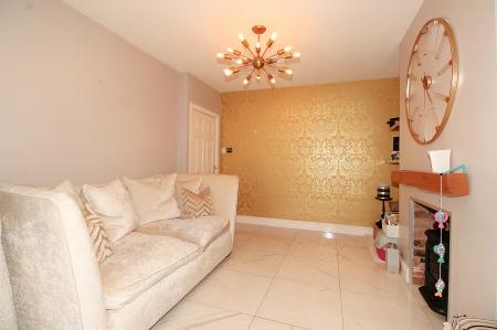 3 bedroom Semi-detached house for sale in The Roundway, Thurmaston, LE4