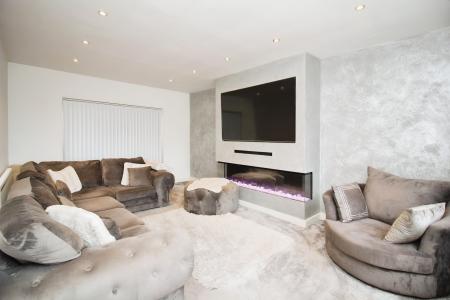 2 bedroom Detached house for sale in The Roundway, Thurmaston, LE4