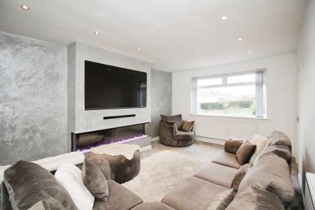 2 bedroom Detached house for sale in The Roundway, Thurmaston, LE4
