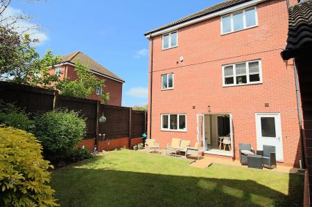 5 bedroom Detached house for sale in Thornborough Way, Hamilton