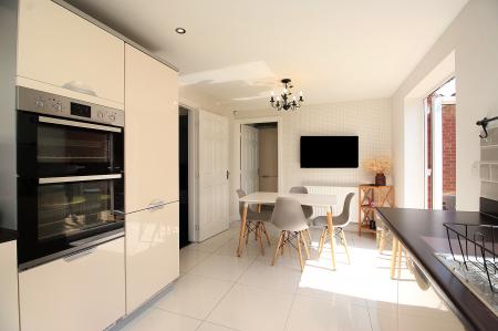 5 bedroom Detached house for sale in Thornborough Way, Hamilton