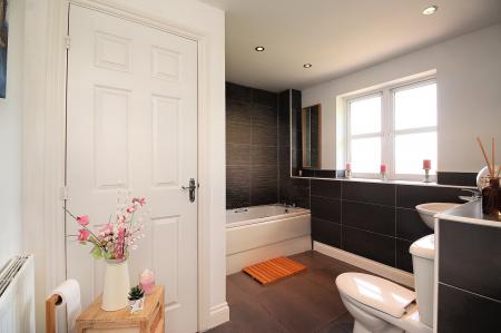 5 bedroom Detached house for sale in Thornborough Way, Hamilton